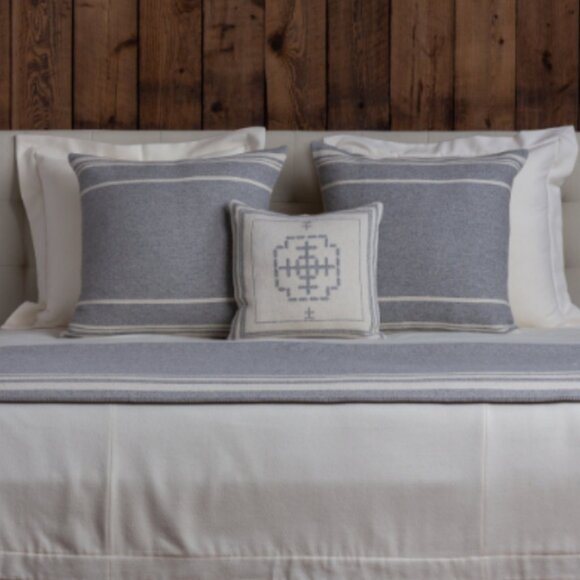 NEW $575 Alicia Adams Alpaca Field Throw Blanket Grey Cream Peru Fair Trade - Picture 3 of 4